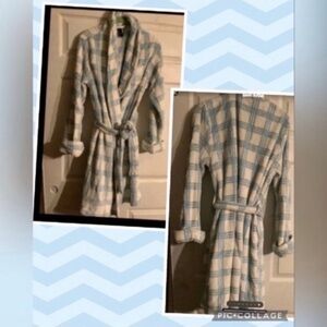 Chaps Plaid Spa Robe in Cream and Light Blue